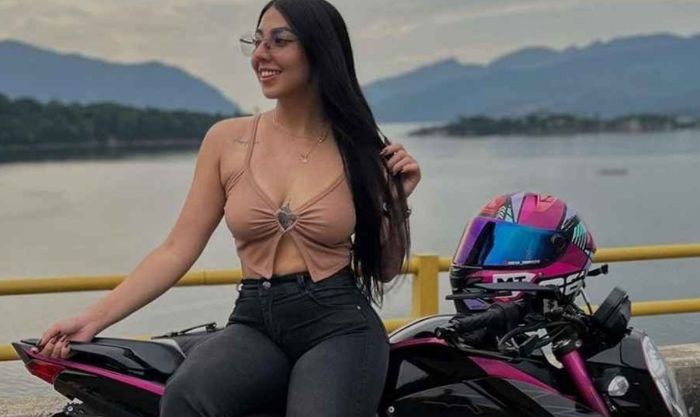 মর্মান্তিক সড়ক দুর্ঘটনায় প্রাণ গেল জনপ্রিয় লেডি বাইকারের